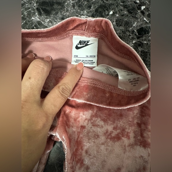 Nike Pink Velvet Lounge 2pc set - Picture 2 of 2